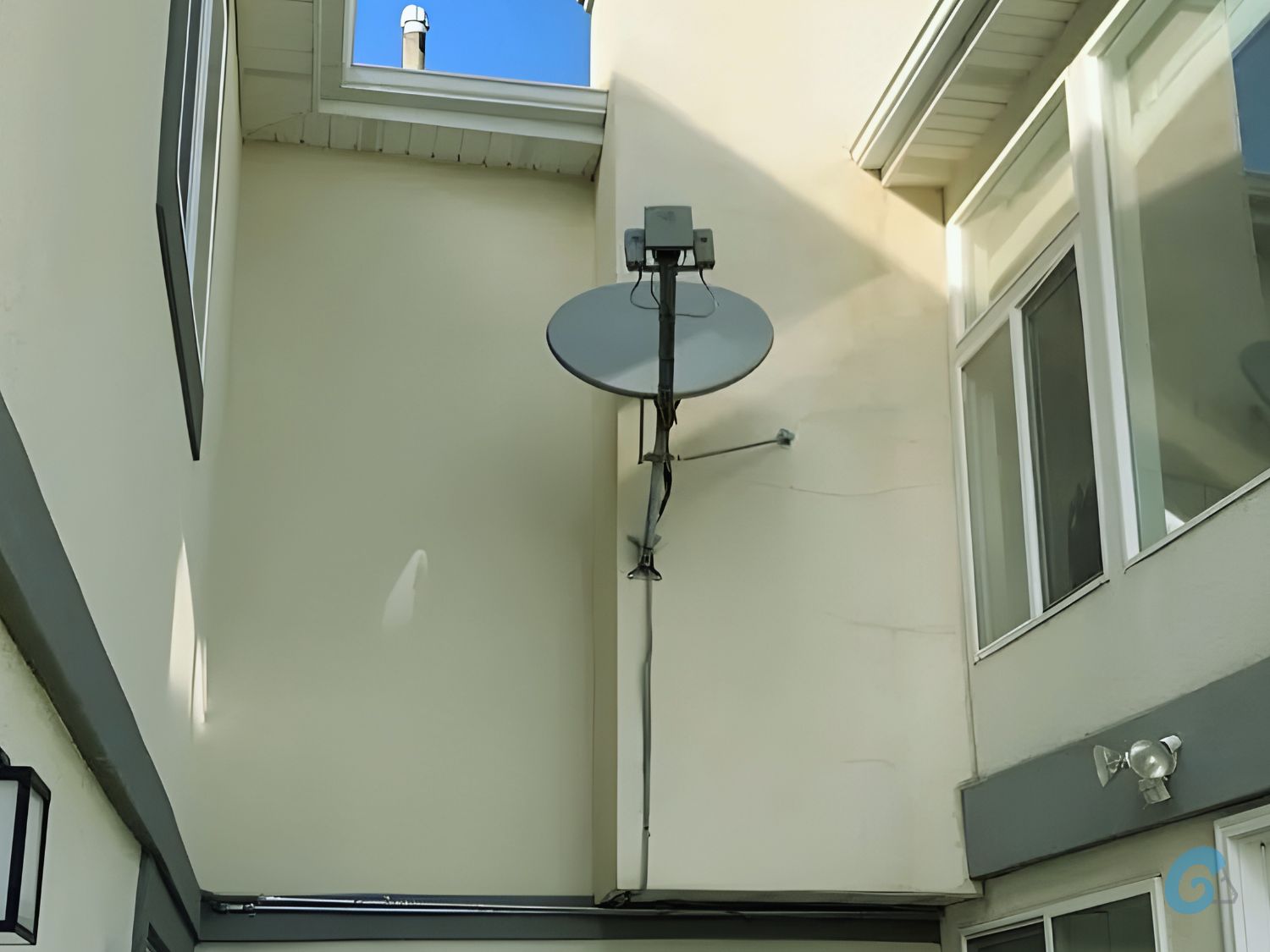 Signs of Roof-to-Wall Water Intrusion